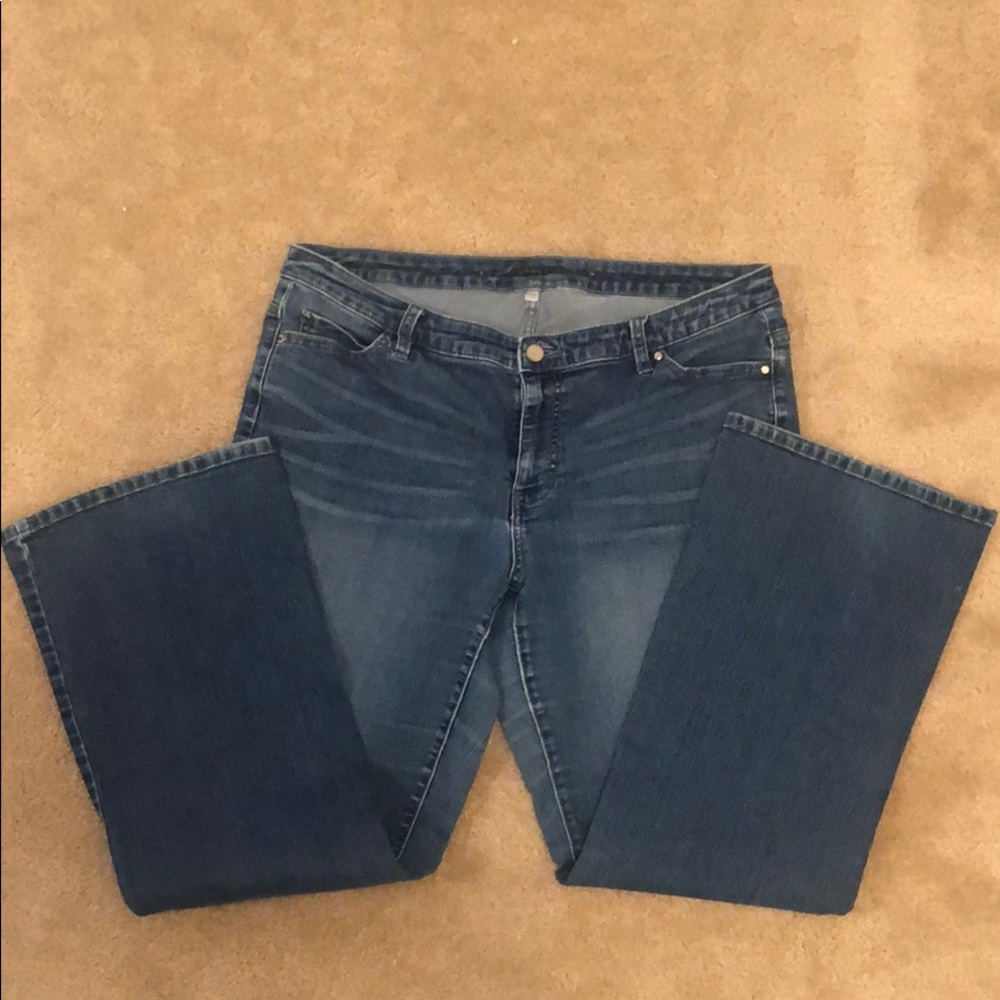 Jennifer Lopez Boot Cut Jeans - Short